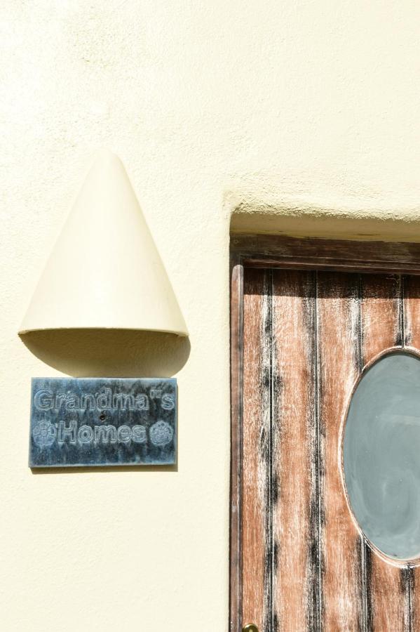 Grandma'S Homes Imerovigli  Exterior photo